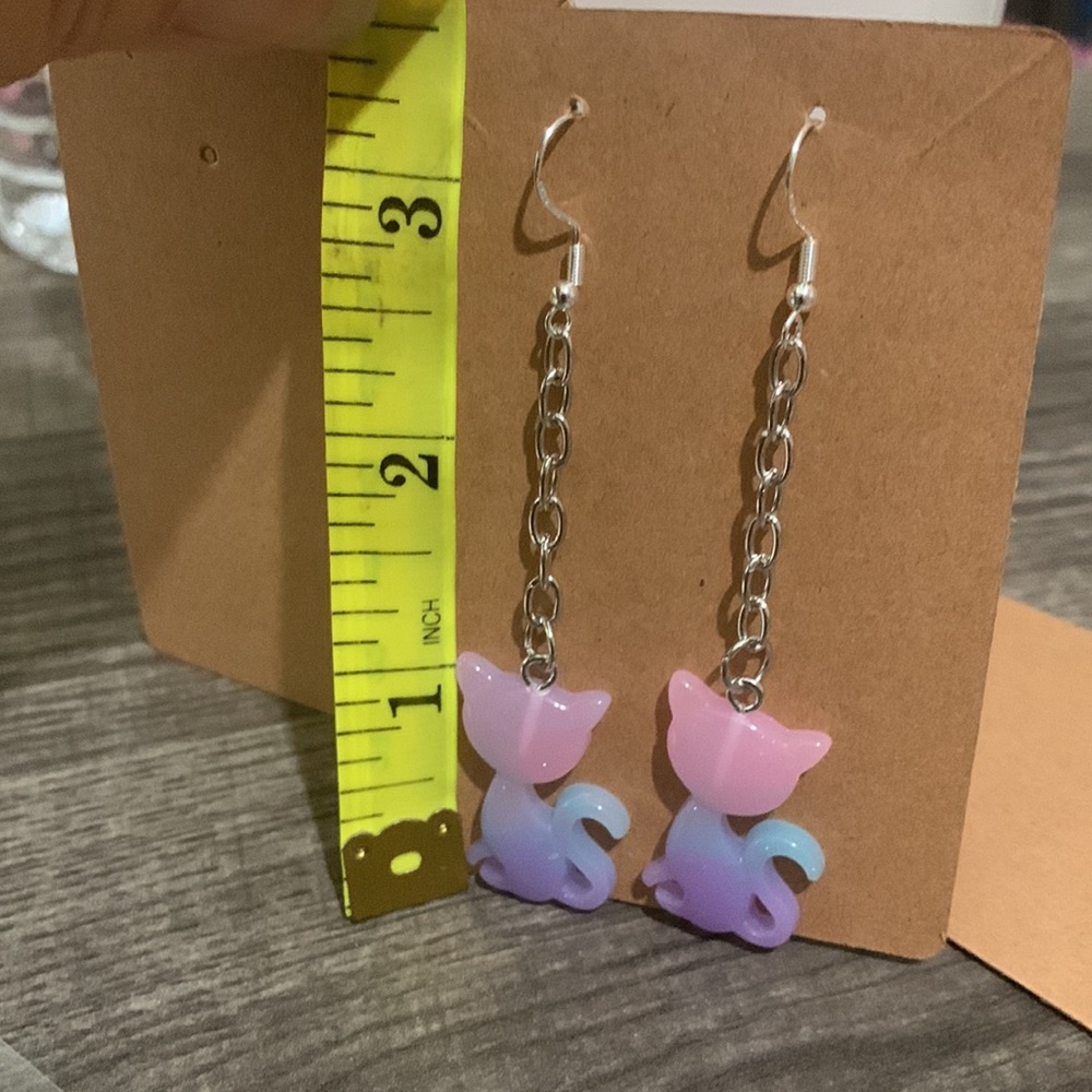 2/$15 Cute Cat Dangle Earrings in Pink and Purple - Picture 4 of 5